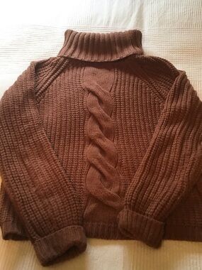 Cozy Cable-Knit Turtleneck Sweater - Brown